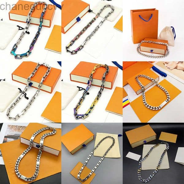 Necklace Mens Pendant Designer Necklace Luxury Titanium Steel Chain Letter Classic Flower Design Hip Hop Street Style Wedding Jewelry Womens Gift Silver Gold
