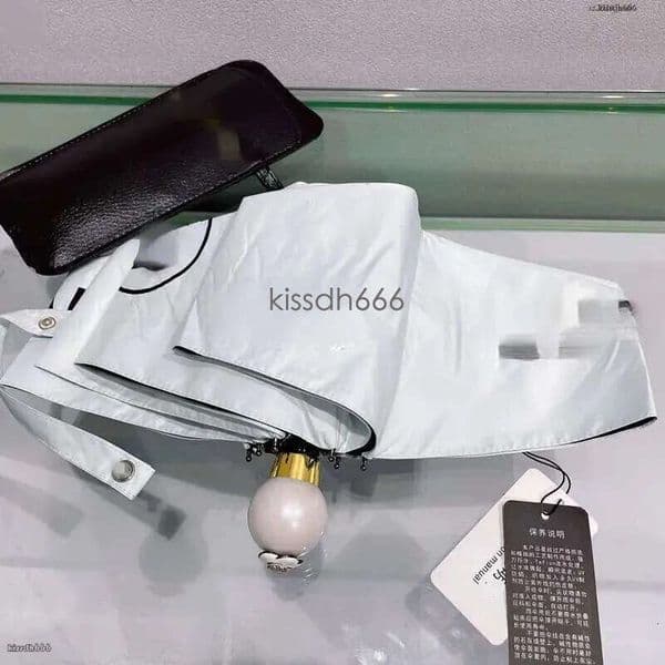 Hand folded umbrella, portable vinyl coated blackout umbrella, rain and sunny dual-use sun umbrella gift