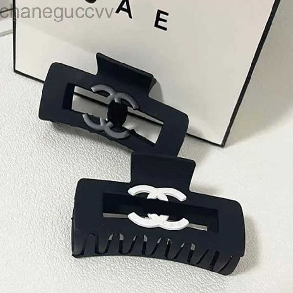 Clips Luxury u0026 Hair Barrettes Alphabet Designer Hairpin Premium Brand Classic Everything Casual hairpin Fashion Black Shark Hairpin Christmas Jewelry Gift