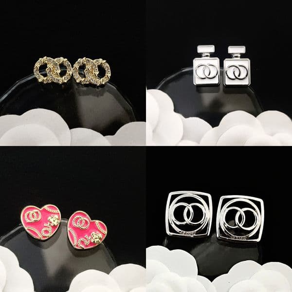 Studs Stylish Gold Pearl Tone And Crystal Women's Jewelry Elegant Rhinestone Embellished Stud Earrings For Any Occasion Fashion Accessories