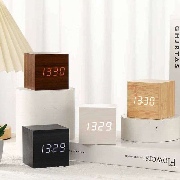 Digital LED Alarm Square Wooden Retro Luminous Decoration Voice Control Function Desktop Clock 26L0418