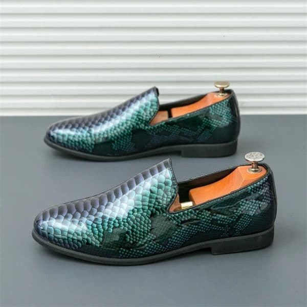 Loafers for Men Personality Fashion Casual Leather Shoes Male Business Slip on Flats Moccasins Shiny Driving Shoes 260403BJ