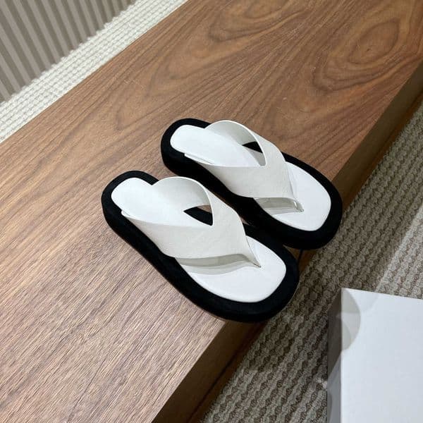 Luxury Summer Slippers Women Flip Flops Slides Ladies Mules Shoes Leather Casual Beach Shoes Clip Toe Sandals Woman 260418