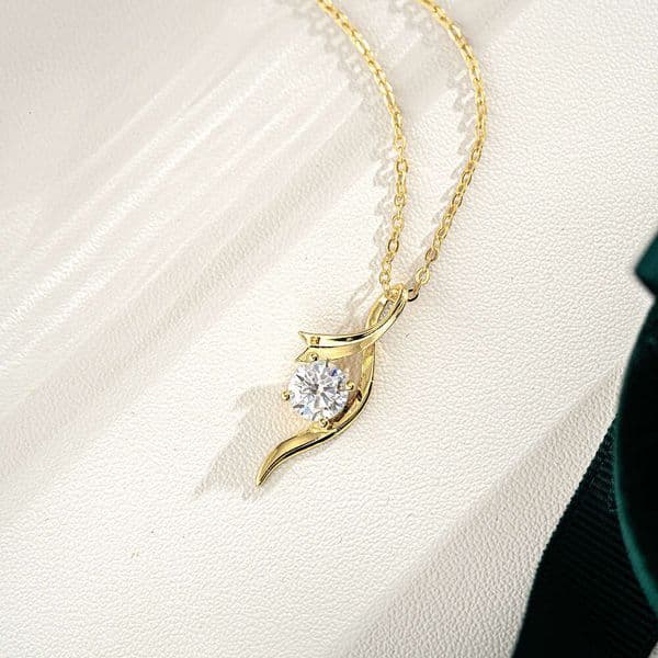 Irregular twisted wire 925 sterling silver pendant moissanite necklace women 14K gold plated exclusively for sales