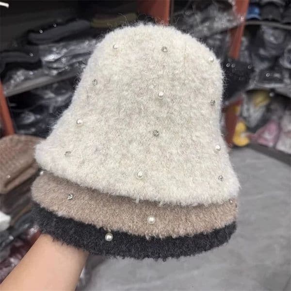 Pearl Rhinestone Plush Slimming and Age-Reducing Bucket Hat for Women Autumn and Winter Warm and Stylish Casual Fisherman Hat 260130BJ