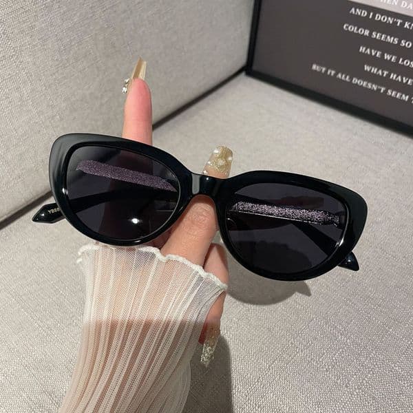 2026 Cat-Eye Glasses Frame for Women, New Plain Black Frame, Anti-Blue Light, Slimming Effect, Trendy Wholesale
