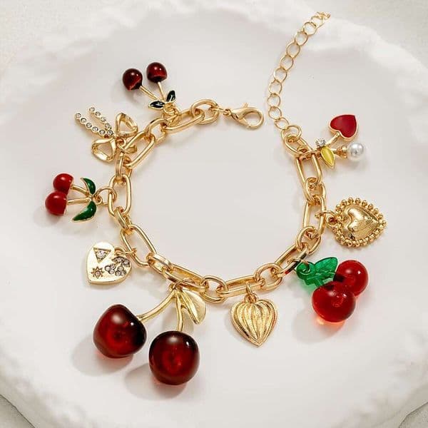 1 Piece Of Sweet Cute Cherry Bracelet, Simple Versatile, With A Heart-Shaped Bow Tassels, An Exquisite Gift Suitable For Holidays And Birthdays