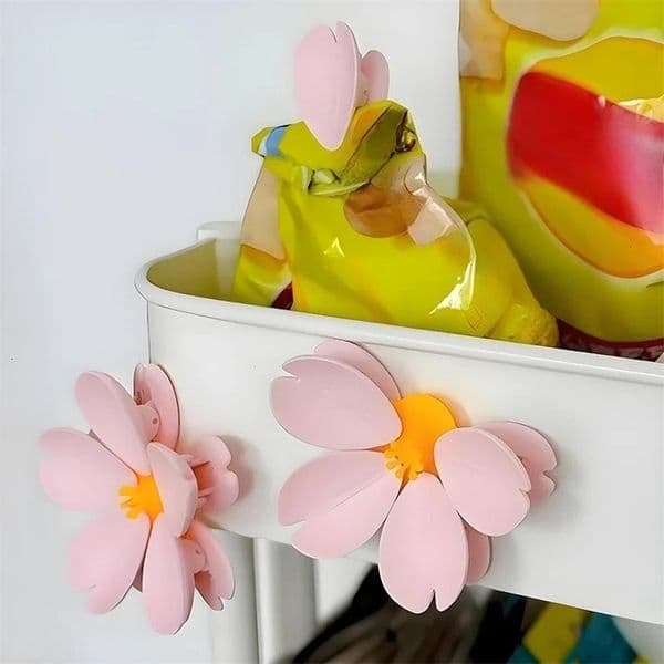 Sakura Magnetic Clip Creative Kitchen Gadget Multifunctional Snack Sealer Food Storage Unique Petal Clip Cute Home Fridge Magnet 260306BJ