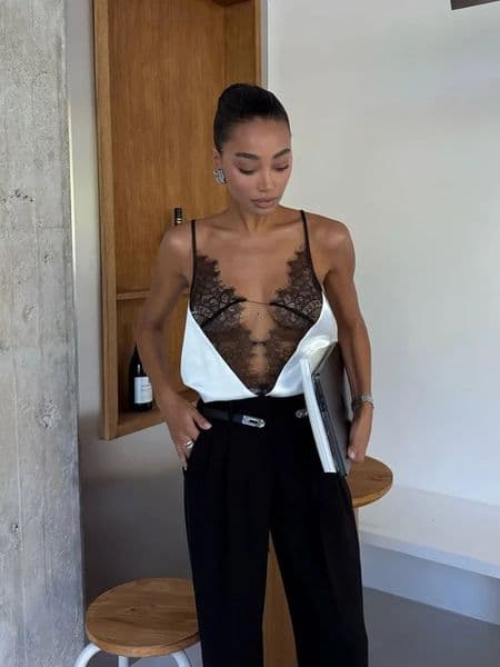 Sexy Lace Patchwork Sling Top Women Chic Deep V-neck Hollow-out Sleeveless Off-shoulder Short Blouse Lady Daily Highstreet Tops 260418