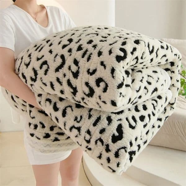 American Double Layered Leopard Print Jacquard Blanket Home Blanket Cushion Towel 260130BJ