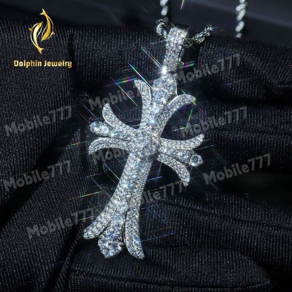 Hot Sale Iced Out Cross Pendant Necklace Men Vintage Dainty VVS Moissanite Diamond Bling Hip Hop Fine Jewelry Christmas Gift