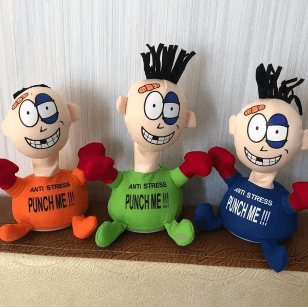 Punch Me Electric Plush Toy, Interactive Stress Relief Doll with Screaming Sound, Funny Desktop Anti-Anxiety Toy for Adults & Kids