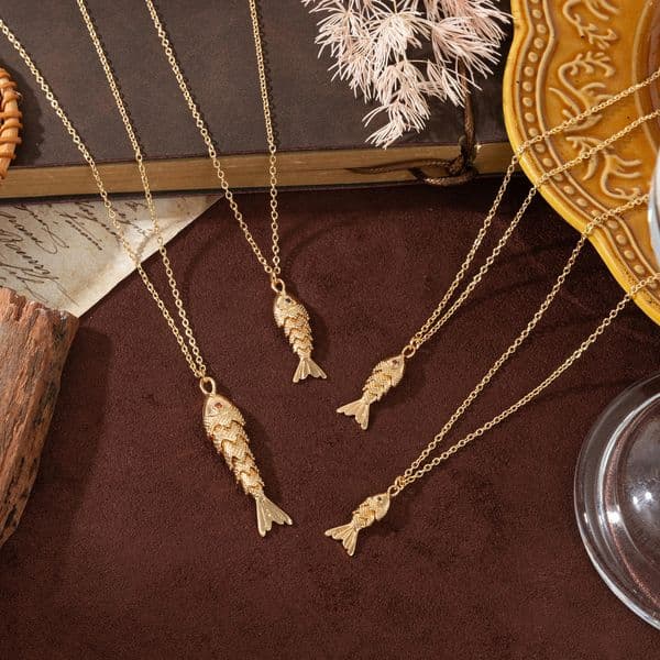 Fashionable Retro Versatile Fish Koi Personalized Fashion Light Pendant Necklace for Women260416