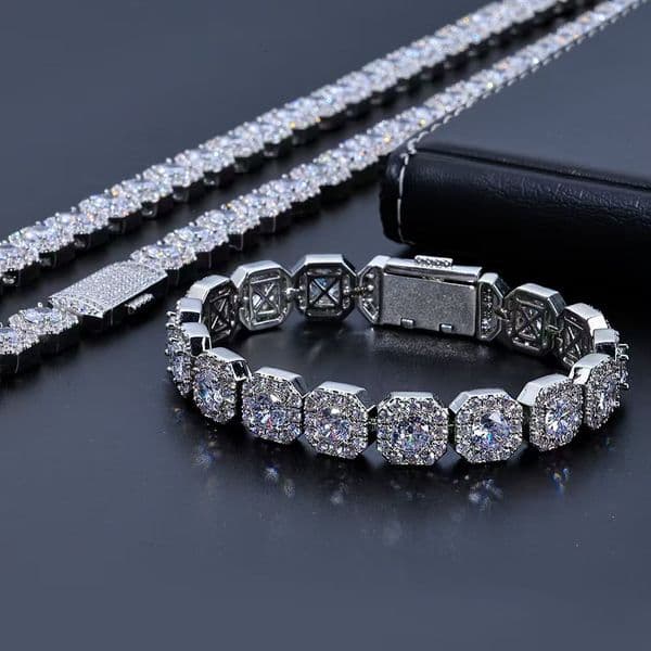 European and American hip-hop: Square-shaped diamond-studded ice sugar chain necklace. Cool street dance, motorcycle, and accessories.