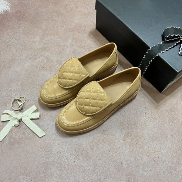 2026 New Quilted Leather Loafers Women Metal Buckle Slip On Shoes Vintage British Style Casual Flats for Daily Wear Quick Free Shipping-2