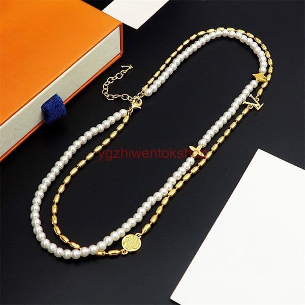 designer jewelry lousi lvness Louise lvs necklace Gold-plated jewelry V-letter square round flower pearl double-layer necklace womens white pearl flower necklace