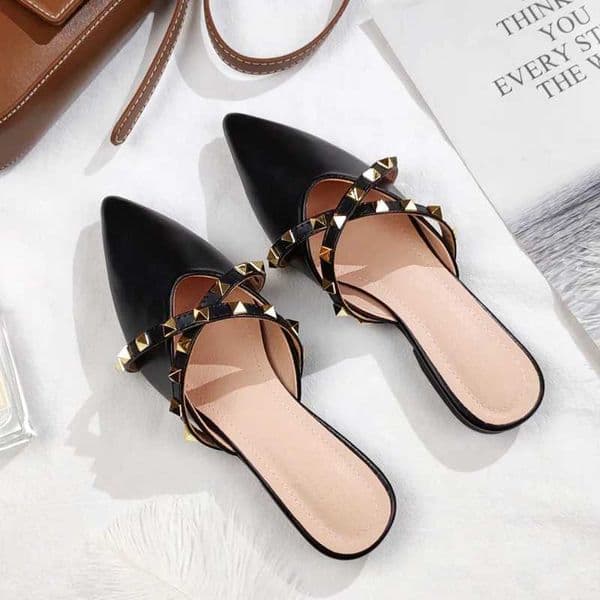 Summer New Style Baotou Semi Cool Mop Womens Pointed Flat Bottom Rivet Outer Wear Lazy Muller Shoes Small Size 32-33 J260421