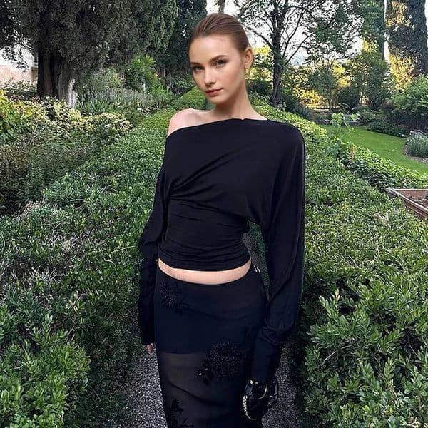 Women's Solid Asymmetric Shoulder Batwing Long Sleeve Tee 2026 Spring Fashion Sexy Backless Slim Fit Casual Streetwear Y2K Tops dongdumaoyi