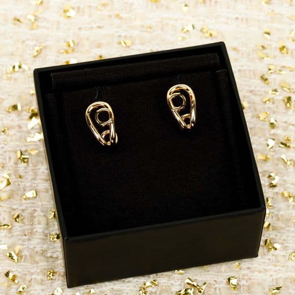 2026 Luxury quality charm drop earring in 18k gold plated have stamp simple design have stamp box hollow style PS6442B