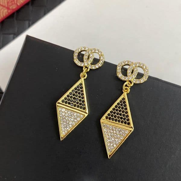 Classic Square Stud Earrings Crystal Rhinestone Pearl Gold Plated Copper Luxury Jewelry Letter Earring Fashion Womens Elegance Wedding Party Jewelry Accessories
