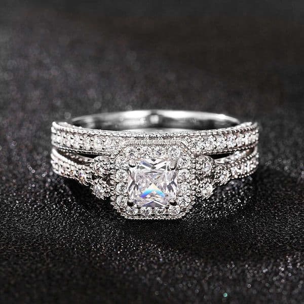 Cao Shi Xiaohongshu New Inlaid Zircon Couple Rings for Women, Light Luxury Wedding Occasion Jewelry, Fashionable Popular Banquet Style