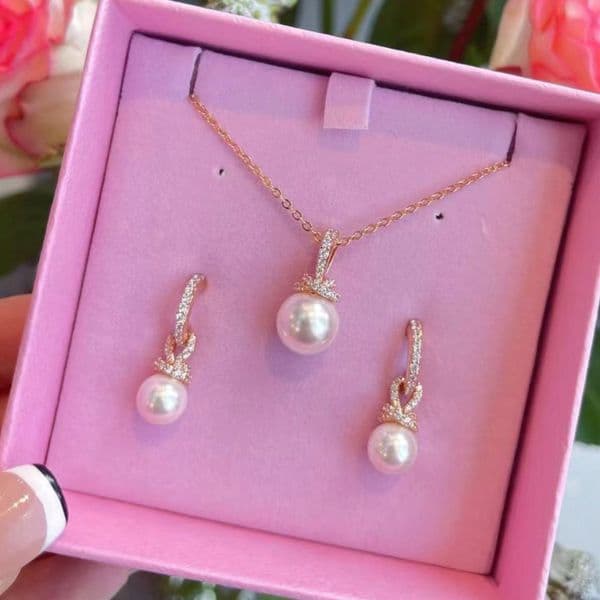 2026 Spring Sumner pearls necklaces earrings Luxury austria crystal romantic pearl necklace earring jewelry set for womens wedding party with Pink gift box