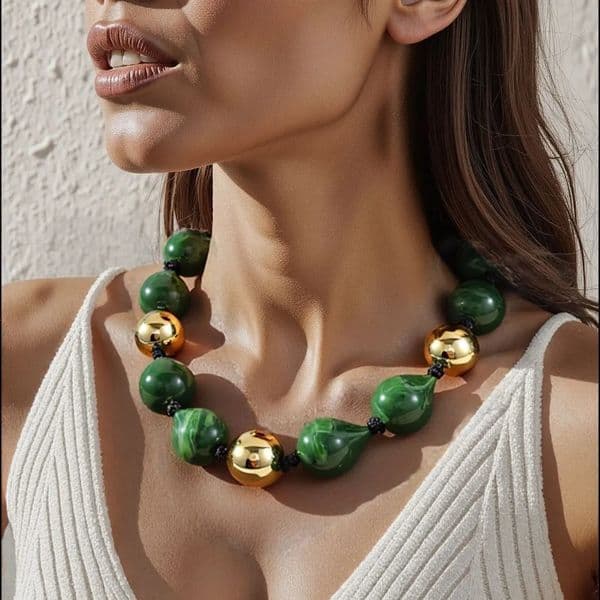 Elegant Acrylic Irregular Round Beads Choker Necklace for Women Fashion Resin Geometric Necklaces 2026 Handmade Jewelry 260422