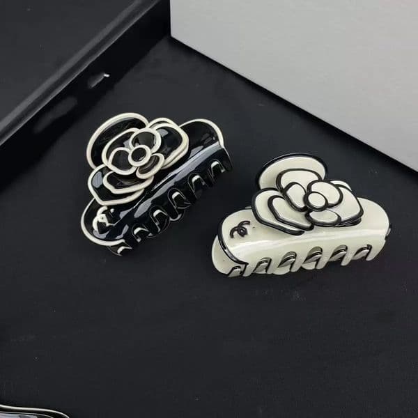 Simple Style Large Size Hair Clip Womens Cute Flower Hair Clip Classic Designer Hair Jewelry Black White Vintage Luxury Shark Hair Barrettes