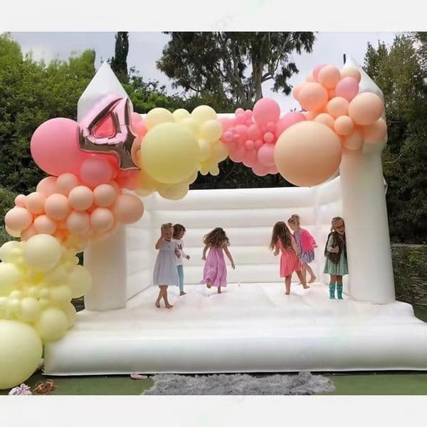 Inflatable Bounce House with Safety Features for Family Parties, Ideal for Outdoors, Birthday Celebrations