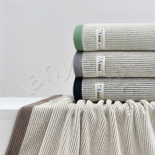 Luxurious pure cotton bath towel, soft and absorbent, suitable for face wiping and wrapping, for household use.