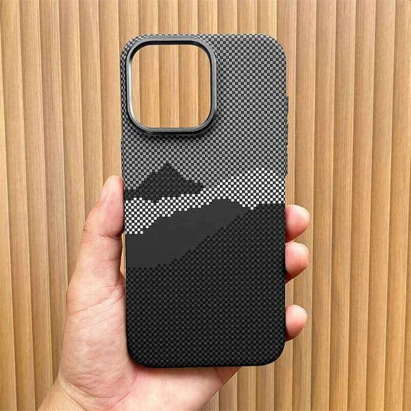 2026New Carbon Fibre Relief Magnetic Case for iPhone 16 15 17 Pro Max Magnets Charging Thin Light Shell Camera Alloy Frame Phone Shi 26H0428