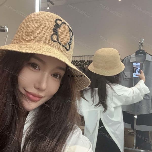 Wide Brim Hats Bucket Hats Grass Braid Bucket Caps Designer Beach Straw Hats for Women Summer Visor Hat with Red Rope Outdoor Sunhat Dome Brief Casual Fisherman Cap