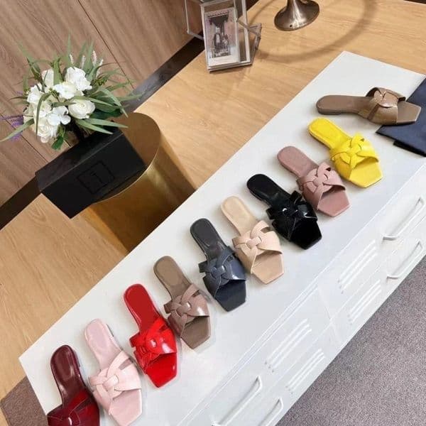 Y Designer Shoes Luxury Women's Patent Leather Flat Slide Sandals Square Toe Woven Strap Slippers Summer Casual Beach Mules Ladies Slip-on Sandals Gift Size 35-41
