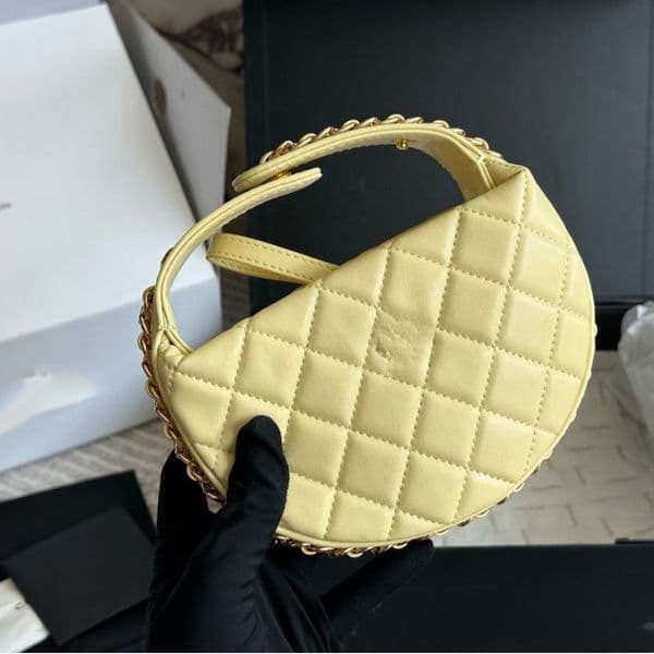 C designer bag 2026 new diamond grid chain handbag mini half moon bag versatile single shoulder crossbody bag women's makeup bag designer wallet