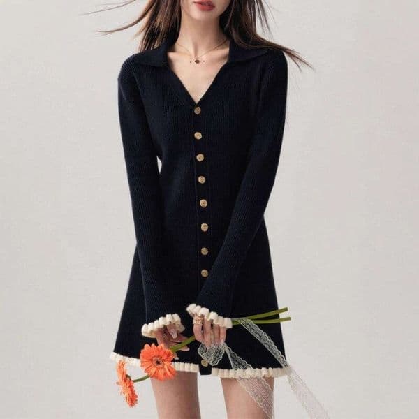 New designer women's V-neck long sleeved knitted dress style, autumn FC and winter women's pleated sweater dress