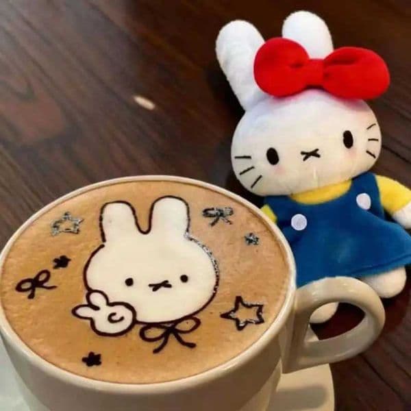 KT Rabbit Keychain Cute Cartoon Hello Kitty Keyring Small Animal Doll Girls Backpack Pendant Car Key Holder Bag Accessories W260428