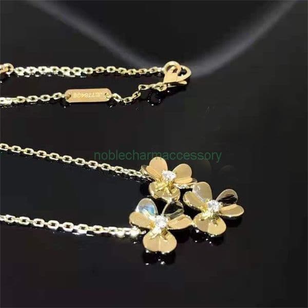 clover necklace Vanly Cleeffs Clover necklace with three-flower pendant jewelry chain butterfly