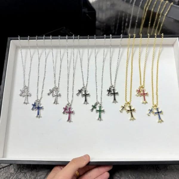 Classic Designer Pendant Necklace for Men and Women Fashionable Couples' Set Mother's Day Gift Designer Jewellery Gold Necklace High-End Jewellery