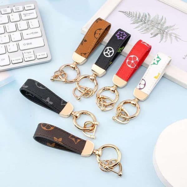 Fashion style car bag charms pendant jewelry ring holder gift pu leather metal key chain accessories Luxury designer