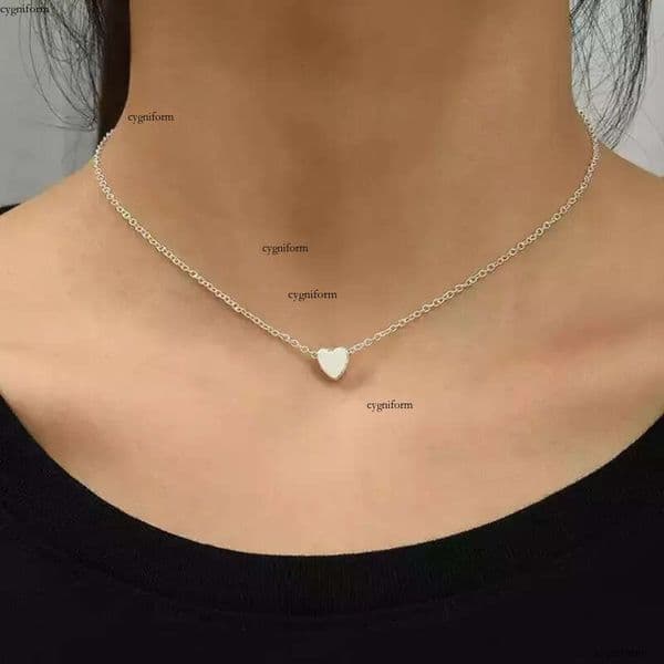 Design Gold Sier Plated Small Love Clavicle Chain Necklace Simple Heart Shaped Pendant Choker Necklaces for Women Wedding Jewelry
