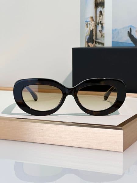 Luxury Designers Womens Sunglasses For Women Men Sun Glasses Mens Designer 5562B Fashion Style Protects Eyes Random Box