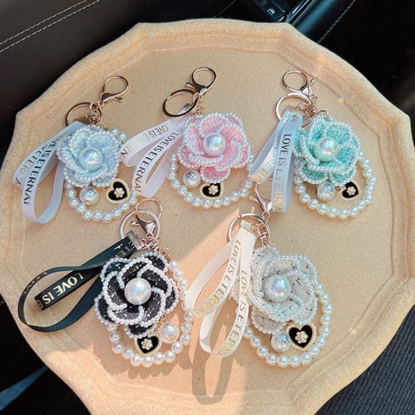 Fashion Camellia Fabric Keychain Luxury Pearl Ribbon Pendant Stylish Bag Charm Car Hanging Decor Exquisite Accessory Gift for Women