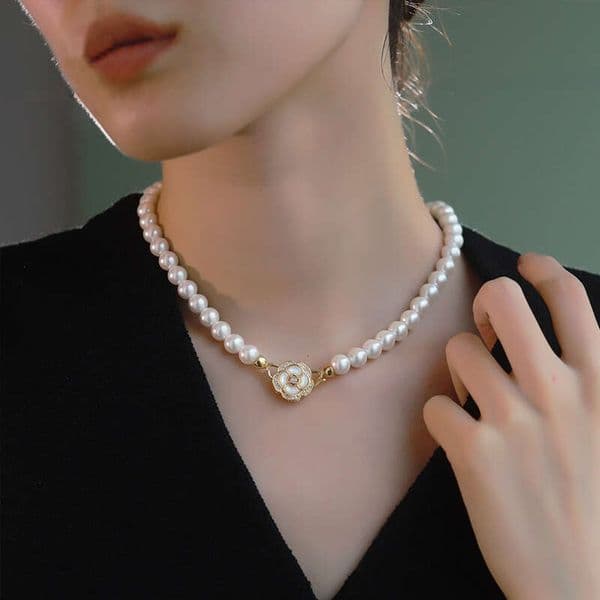 Women's Pearl Necklace Non-Fading Collarbone Chain Niche Luxury Autumn/Winter Beaded Sweater Chain Accessory