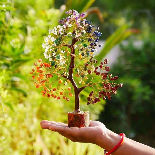 1PC Natural Gemstone Chakela Lucky Tree With Wood Base Office Desk Living Room Crystal Decor Mini Sized Home Decora 26W0206