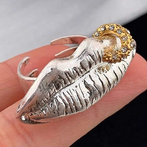 2026 Facial Feature Series Nose Ear Stud Earrings Abstract Dual Color Design Modern Art Inspired Jewelry Finish for Bold Style Lovers