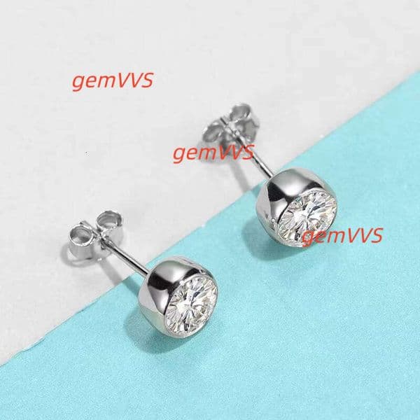 Classic 925 Sterling Silver Stud Earrings With Fine Round Moissanite Diamond Trendy Claw Setting