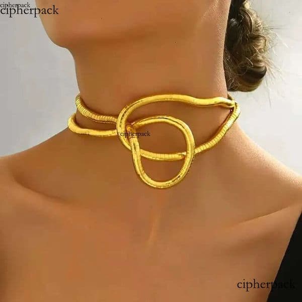 DHcollection Niche fashion casual curved winding adjustable dark style headless snake necklace for women 10