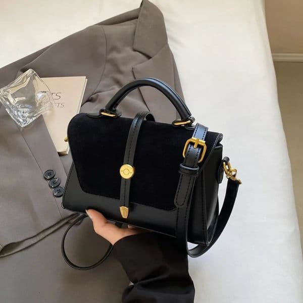 Elegant Faux Handbag with Adjustable Strap Golden-Tone Hardware and Flap Closure - Trendy Commuting Hobo Crossbody Bag for Women 260130BJ