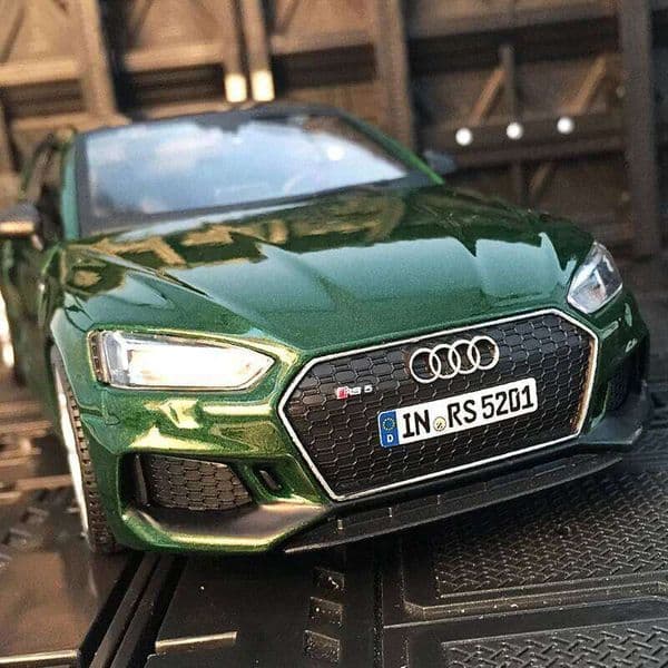 Bburago 1:24 simulation Audi RS5 Coupe alloy car model doors opened suitable for collection and can be given as a gift 26H0209