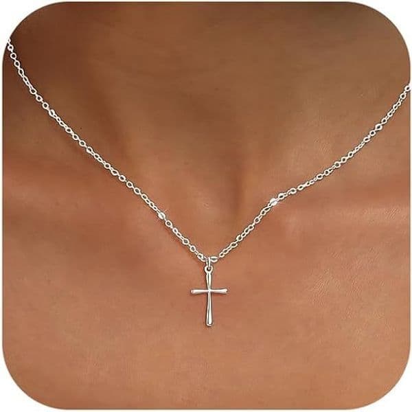 Personalized Women's Cross Necklace, Elegant and Compact Chain Jewelry, Neck Chain, Holiday Gift for Girls